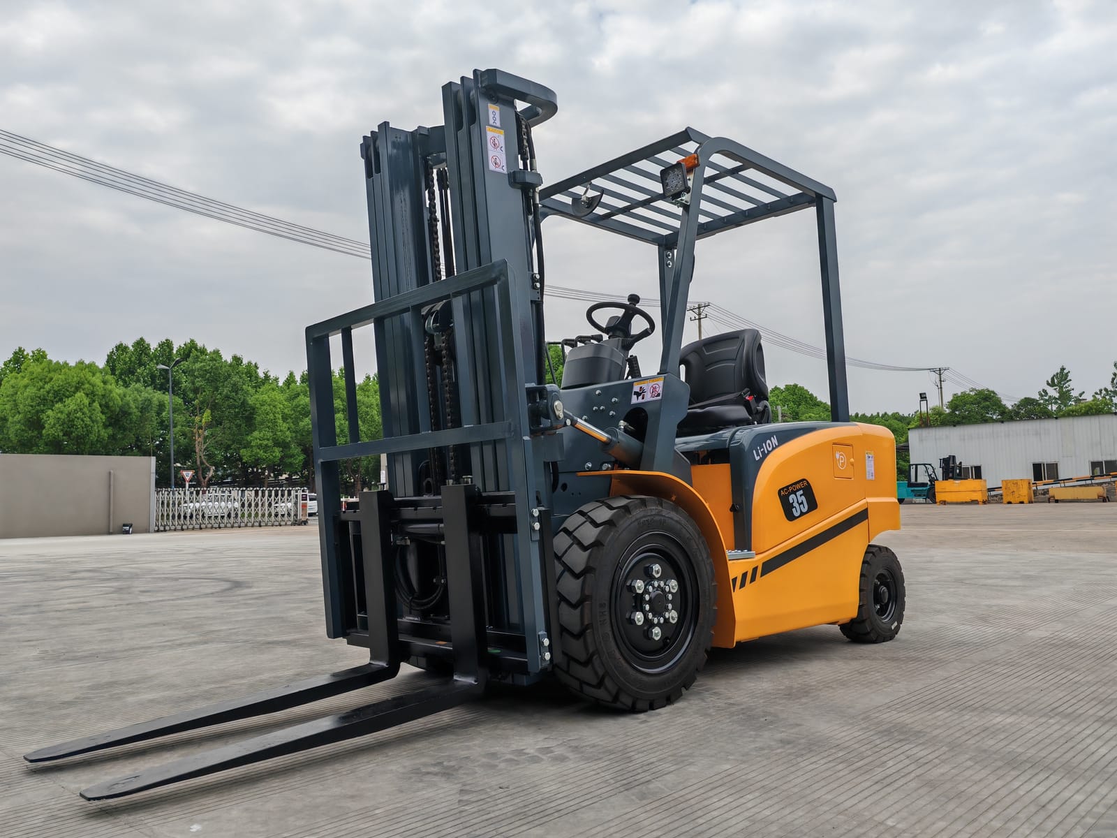 Autoelevador eléctrico E2